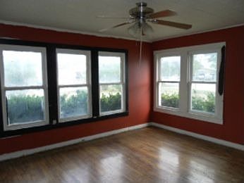 2nd image of 3904 Coliseum Dr