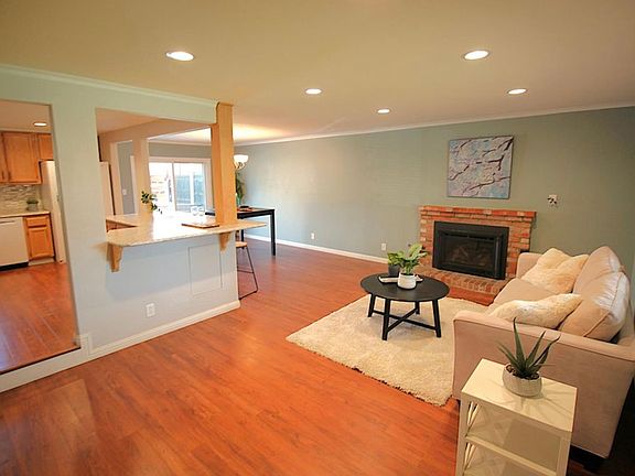 3rd image of 2254 La Grama Dr