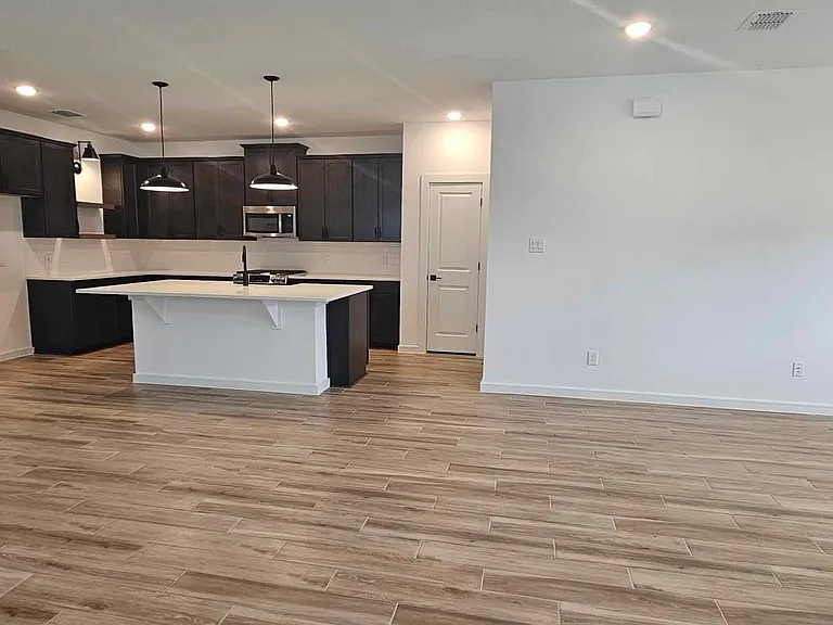 8423 Bay Ridge Cir — Photo 9