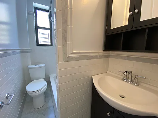 Rented by AZ REALTY NYC LLC | media 9