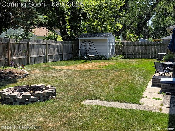 2nd image of 3239 Fox Blvd