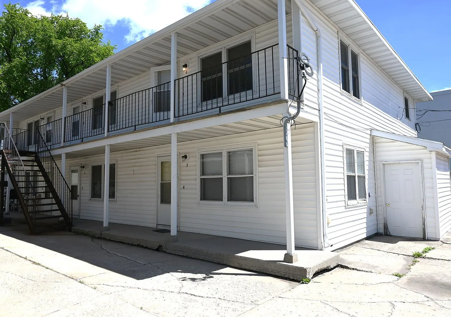 1319 10th Ave S. — Photo 3