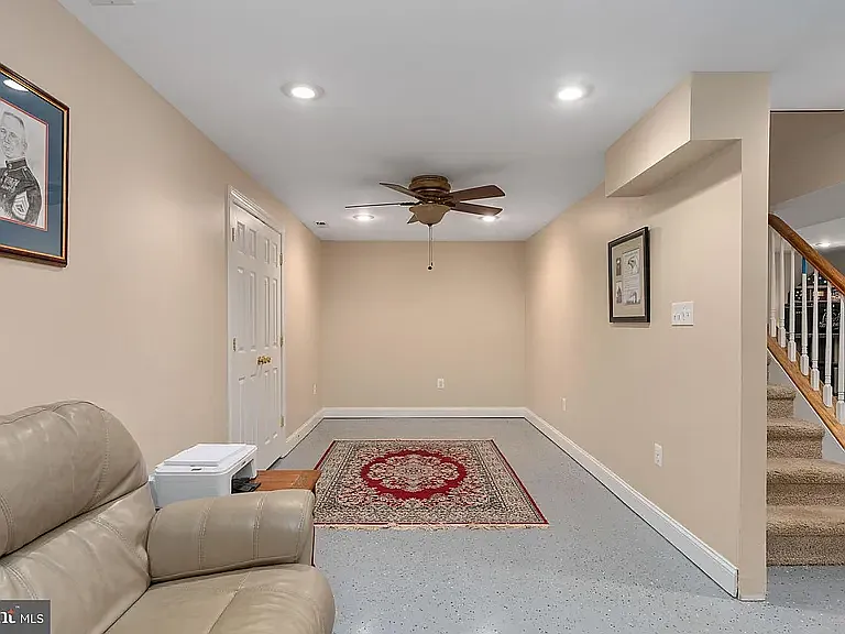 17 Whitestone Dr — Photo 29