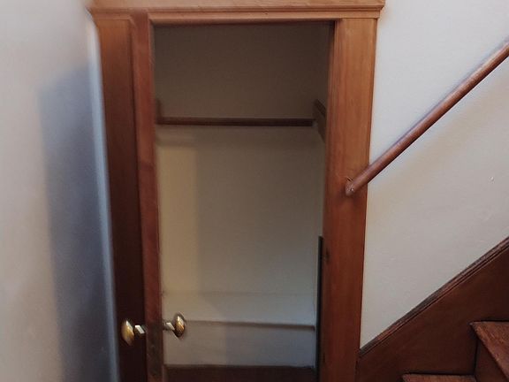 5th image of 504 S Ainsworth Ave #B
