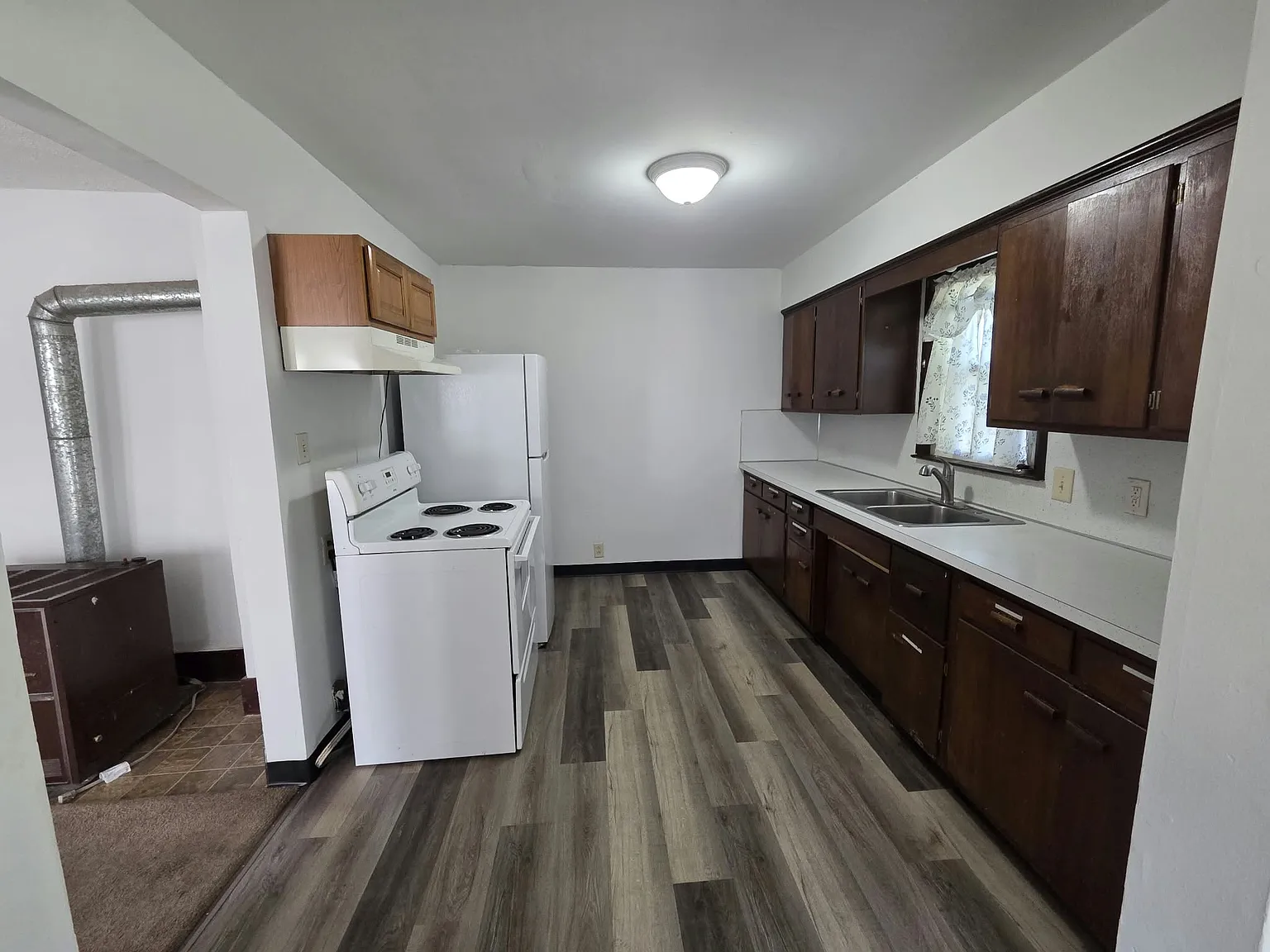 2 bed, 750 sqft, $900 — Photo 3