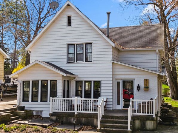 515 Maple Hill TERRACE, Twin Lakes, WI 53181
