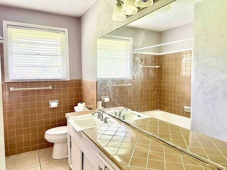 9384 S Riveroaks Dr — Photo 10