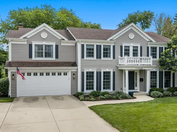 1220 Heatherton Dr, Naperville, IL 60563