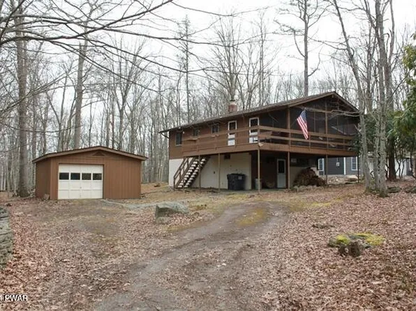 108 Forest View Dr, Hawley, PA 18428