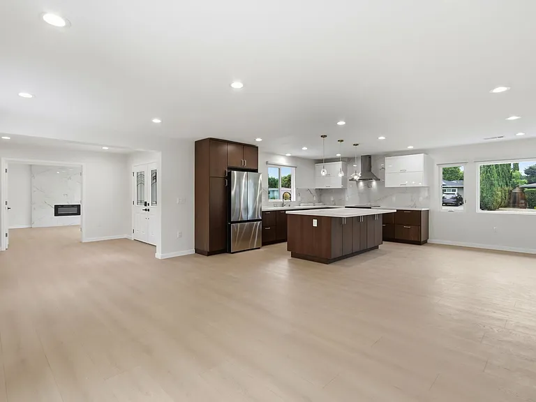 12548 Paseo Flores — Photo 12