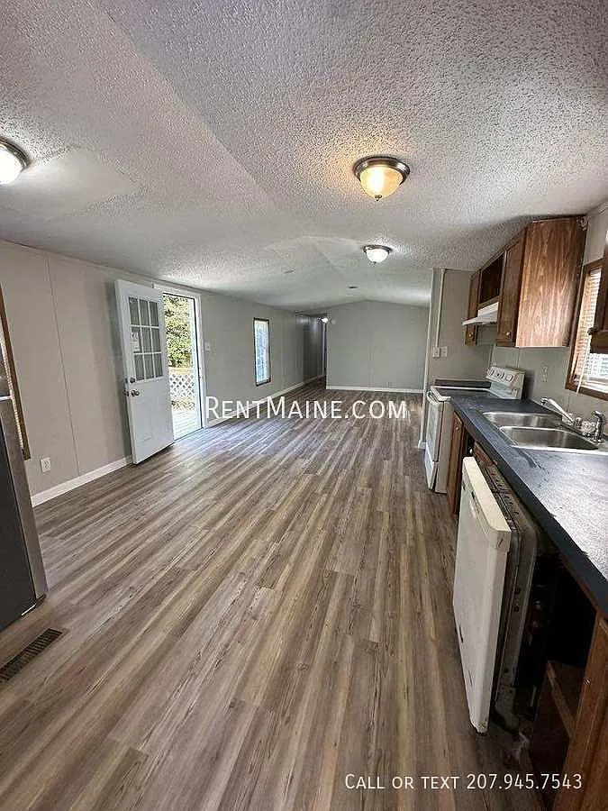 3 bed, 1150 sqft, $1,750 — Photo 1