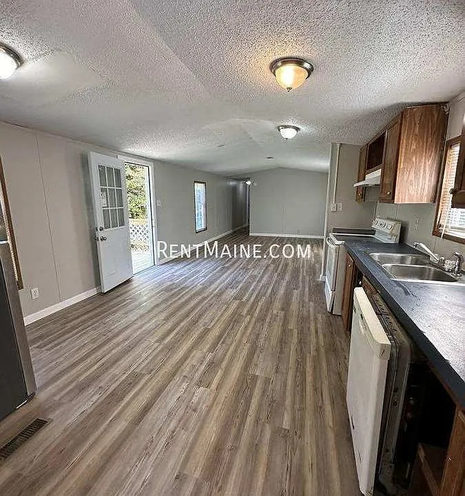 29 Balsam Ln