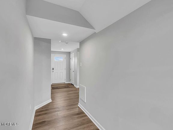 4th image of 1 L Wendowski St