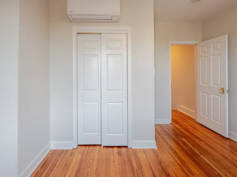 1105 E Capitol St SE #4 — Photo 11