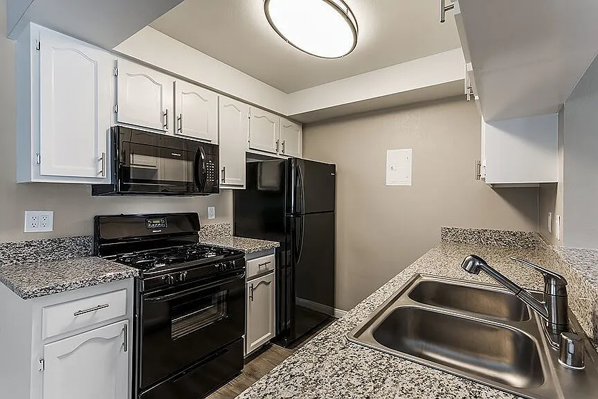 13919 Coteau Dr