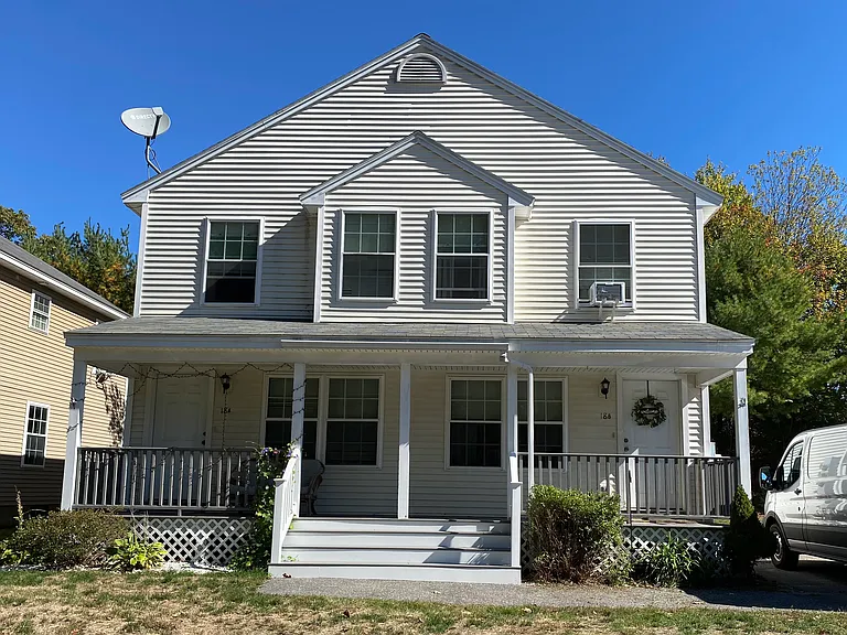 18 Carriage Ln — Photo 1