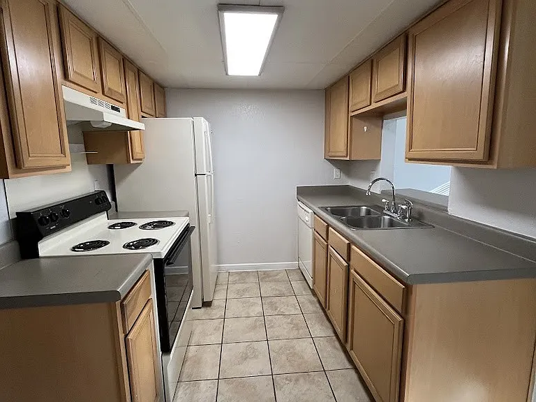 Le Montreaux Apartments — Photo 167