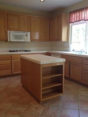 4th image of 4763 Templeton St