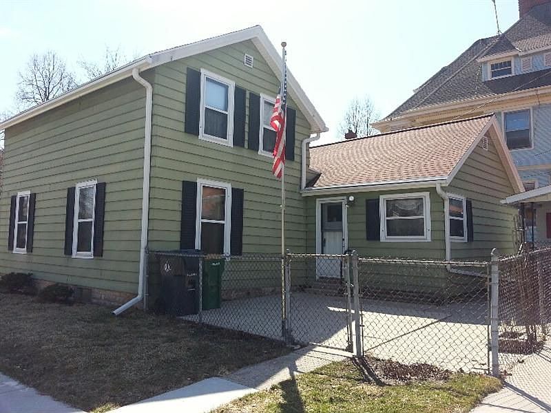 2nd image of 209 E 1st St