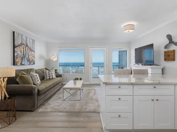 701 NW Coast St APT 206, Newport, OR 97365