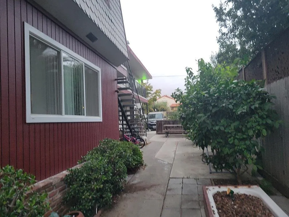 1 bed, 560 sqft, $1,950 — Photo 2