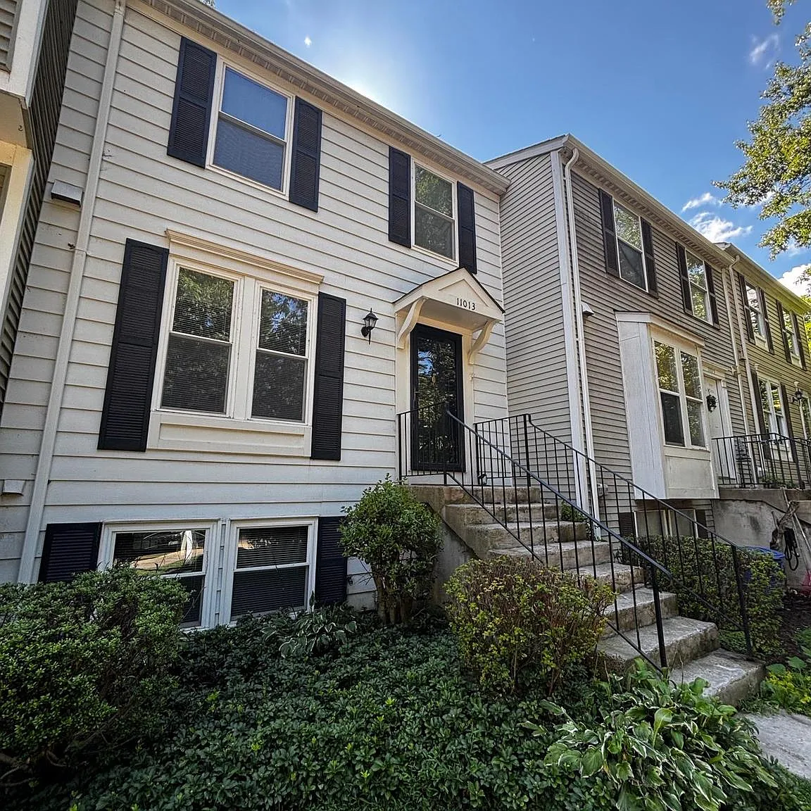 3 bed, 1.5 bath, 1120 sqft, $2,700 — Photo 2