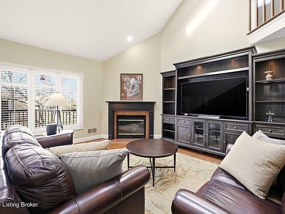 5th image of 708 Sentry Way