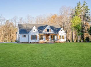 3515 Brookbank Dr, Pfafftown, NC 27040