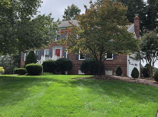 15409 Whitechapel Ct, Centreville, VA 20120