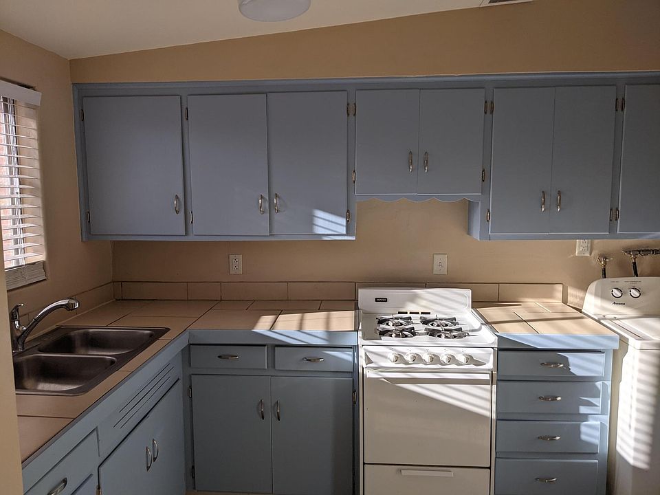 Kitchen with Gas Stove, Washer Hook up (Currently, there is a washer in the apartment or you can choose to bring your own)