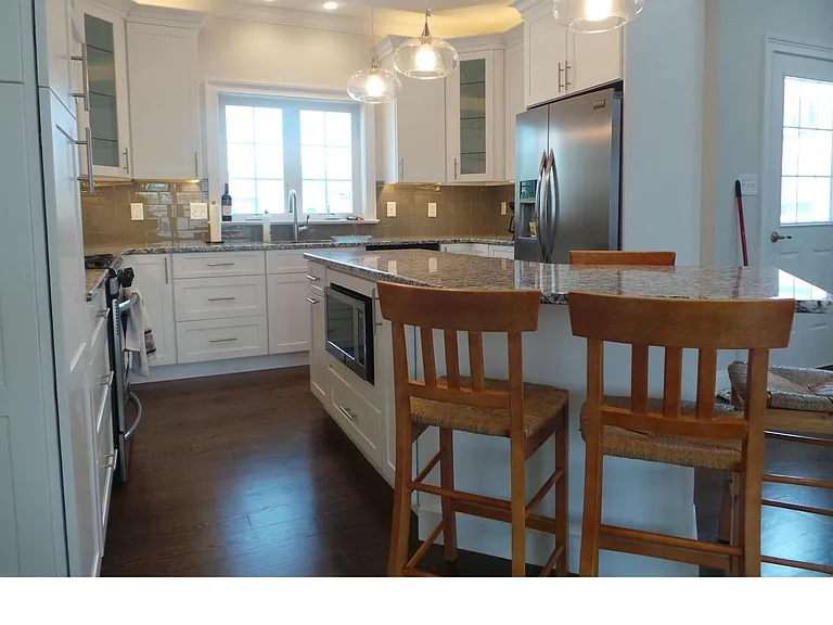 312 Saint Louis Ave — Photo 3