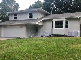 1111 Parc Dr, Papillion, NE 68046