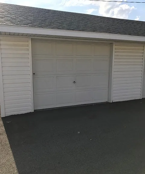 223-225 Edgewood Dr — Photo 13