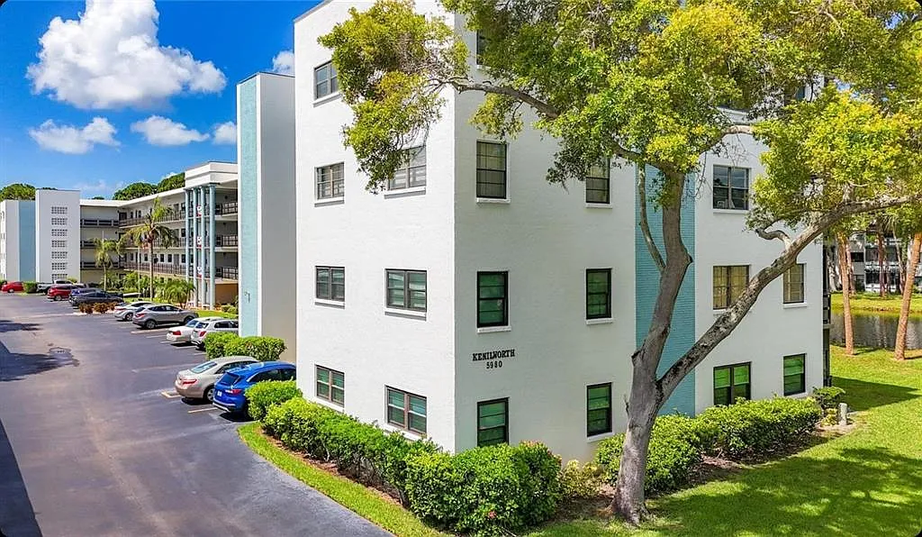 2 bed, 2.0 bath, 1100 sqft, $1,750 — Photo 2