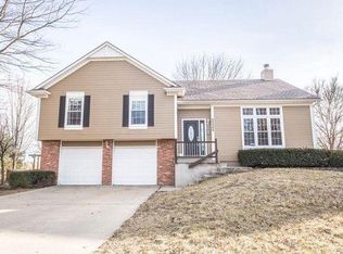 23305 W 57th St, Shawnee, KS 66226