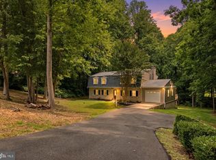 8827 Lafayette Dr, Owings, MD 20736