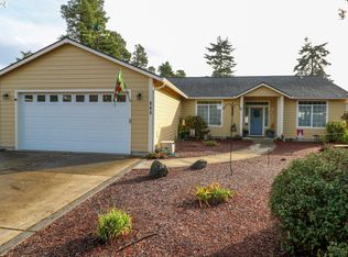 845 Raechel Rd, Lakeside, OR 97449