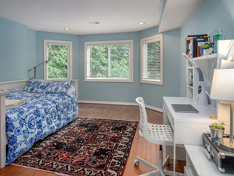 12404 NW Woodland Ct — Photo 15