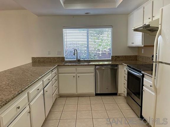 5th image of 13928 Barrymore St