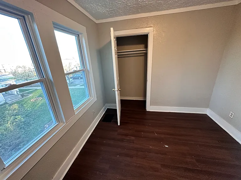 110 N Grant Ave — Photo 5