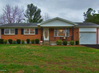 210 Senate Cir, Radcliff, KY 40160