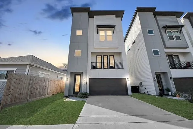 3 bed, 3.5 bath, 2112 sqft, $2,800 — Photo 1