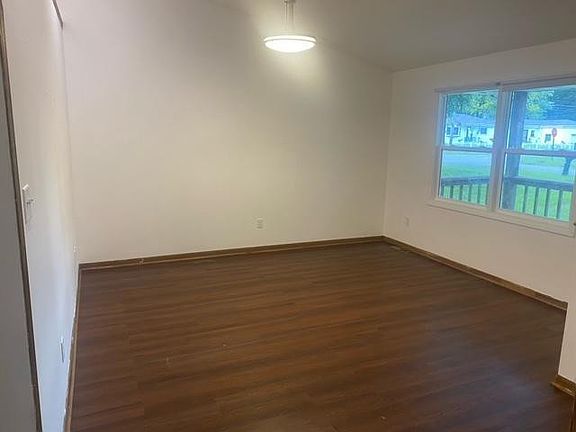 3rd image of 2687 Cass St