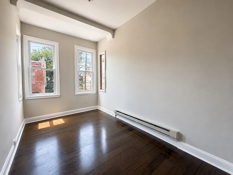 925 W Seltzer St — Photo 10