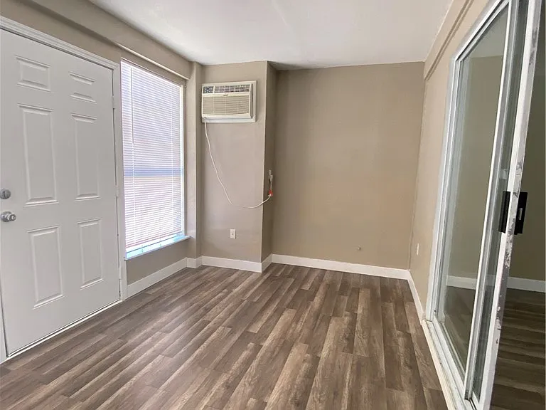 2118 Quinton Ave — Photo 24