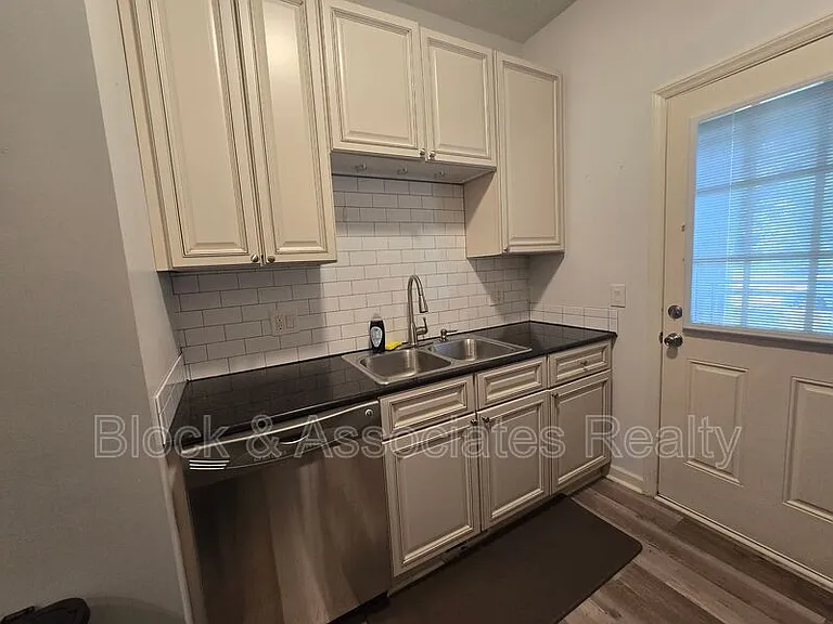 234 Davidson St — Photo 7
