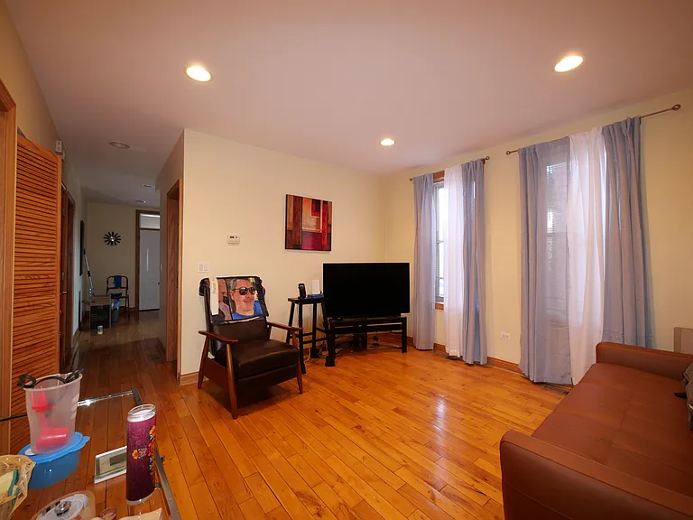 3247 S Emerald Ave #3R — Photo 10