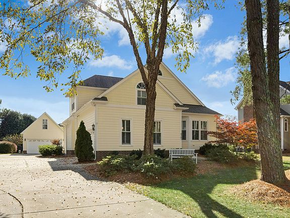 2nd image of 4701 Shady Greens Dr