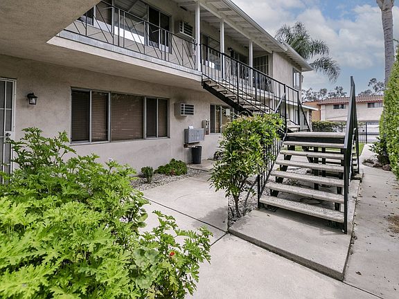 2nd image of 11549 Sylvan St APT 6