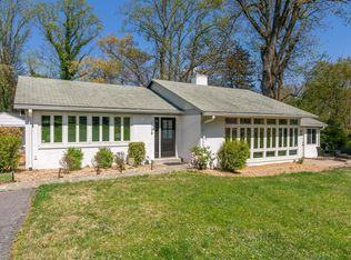 1736 Overlook Dr, Silver Spring, MD 20903